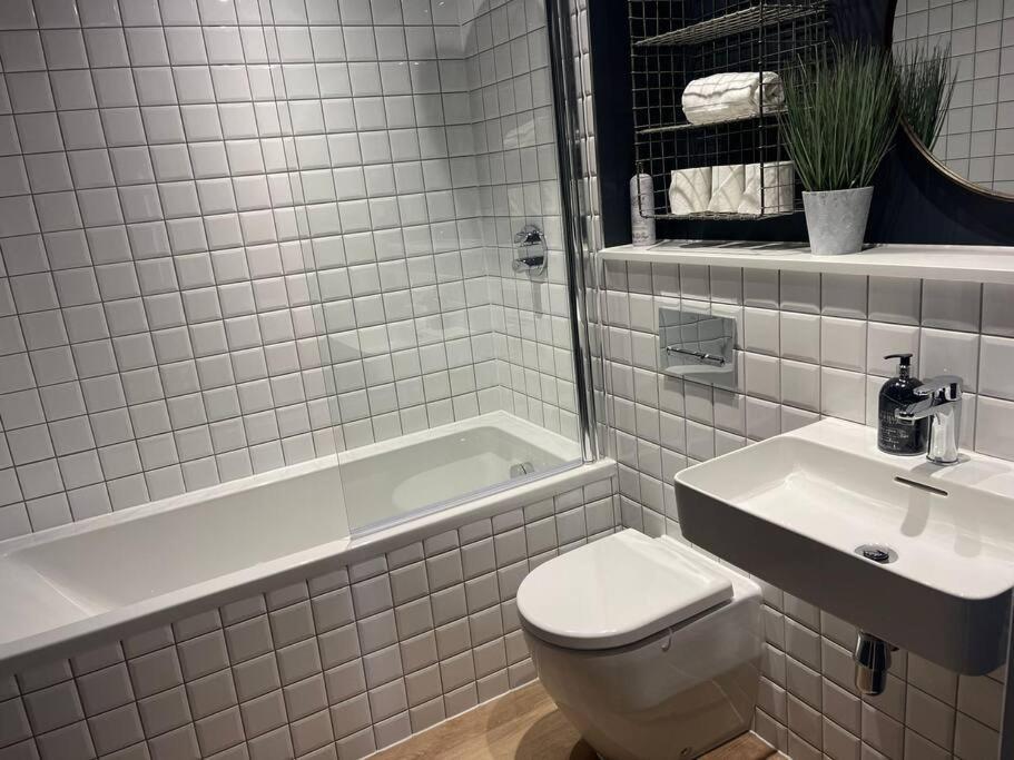 Trendy Apartment In Cardiff Free Parking Экстерьер фото