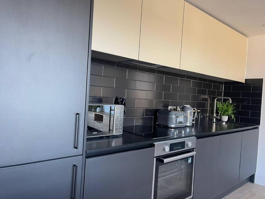 Trendy Apartment In Cardiff Free Parking Экстерьер фото