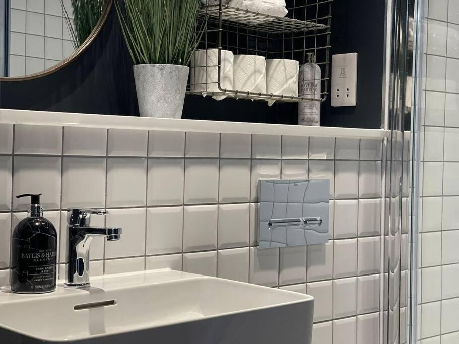 Trendy Apartment In Cardiff Free Parking Экстерьер фото
